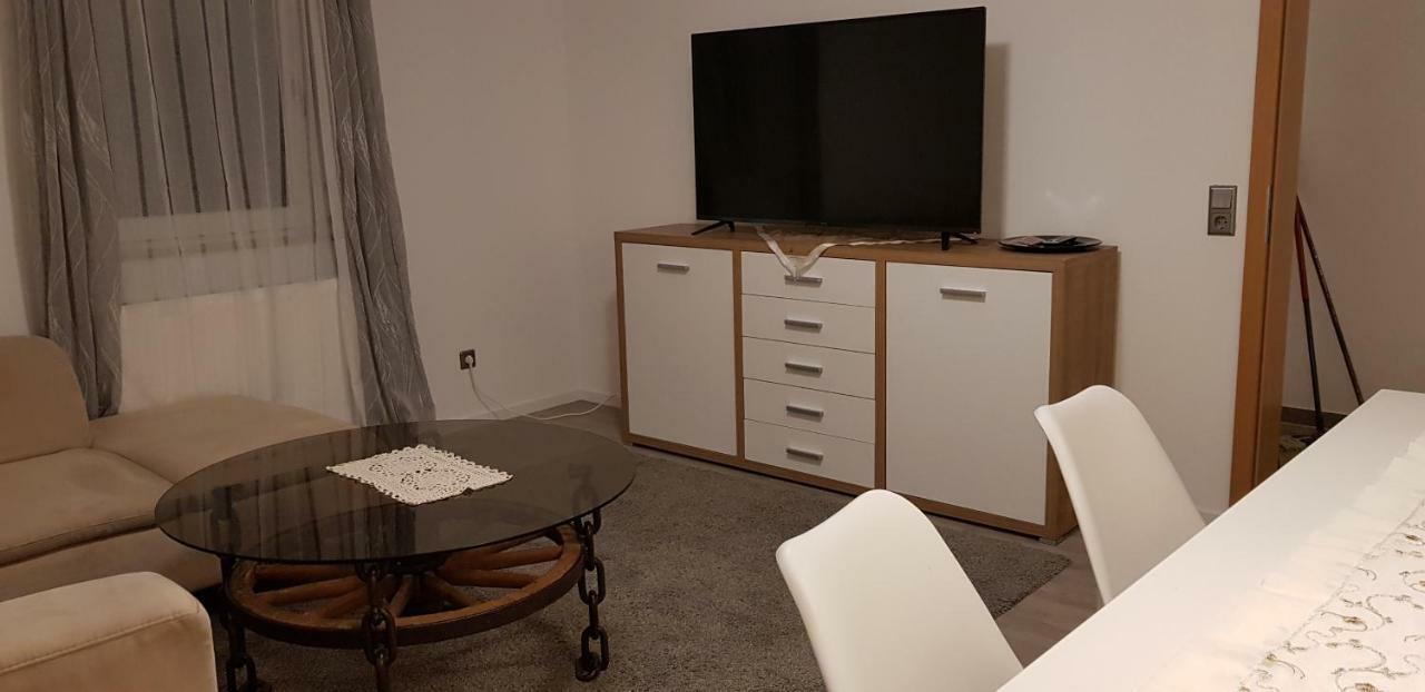 Outletcity Ferienwohnung Apartment 2 Metzingen  Eksteriør billede