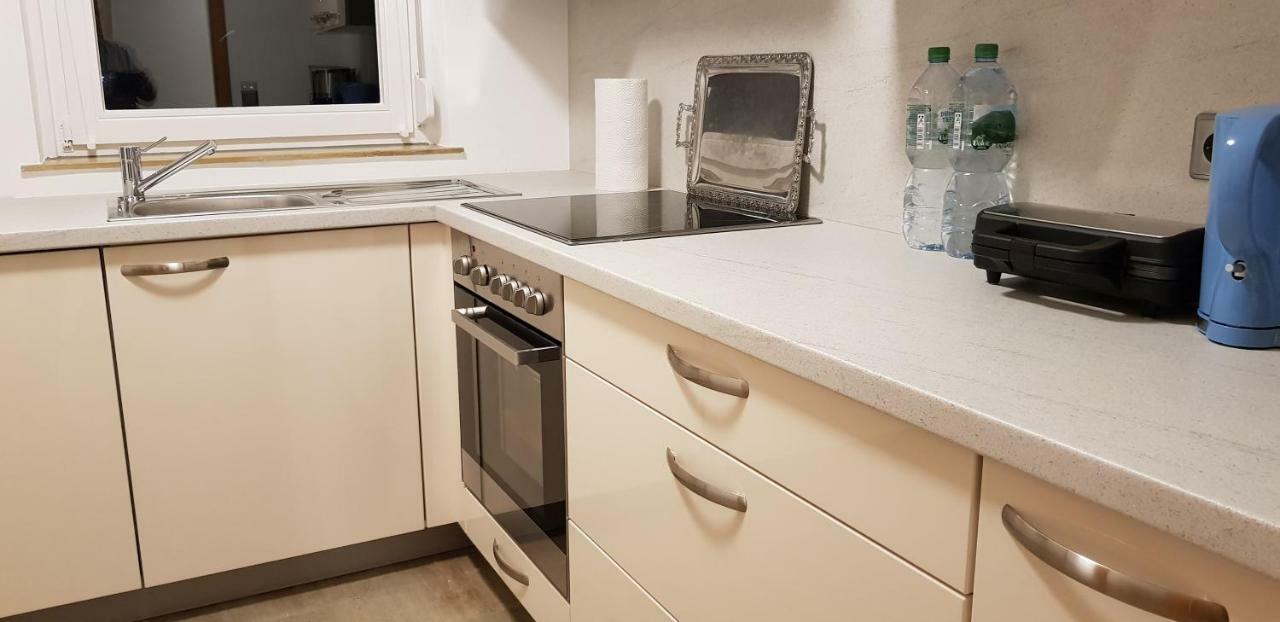 Outletcity Ferienwohnung Apartment 2 Metzingen  Eksteriør billede