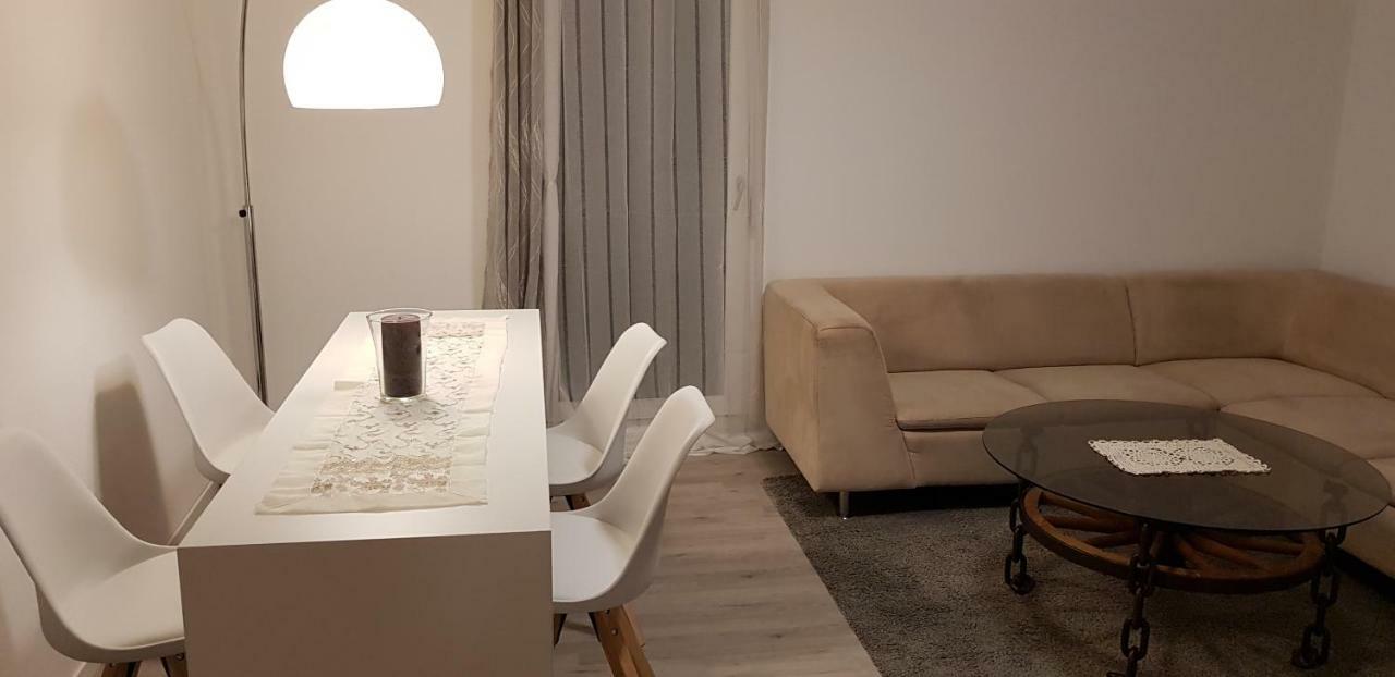 Outletcity Ferienwohnung Apartment 2 Metzingen  Eksteriør billede