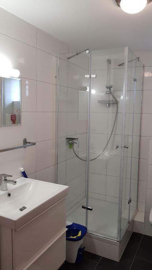 Outletcity Ferienwohnung Apartment 2 Metzingen  Eksteriør billede