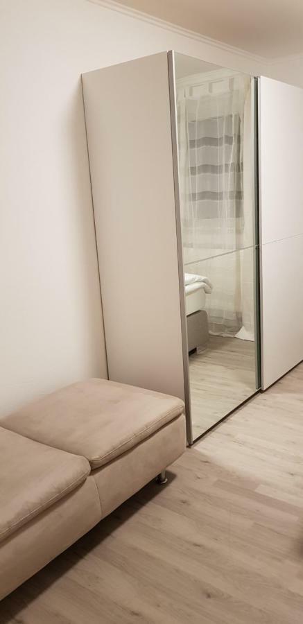 Outletcity Ferienwohnung Apartment 2 Metzingen  Eksteriør billede