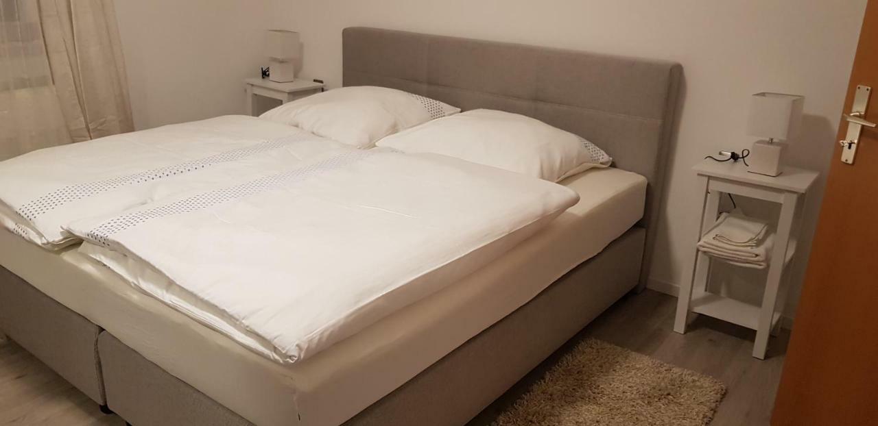 Outletcity Ferienwohnung Apartment 2 Metzingen  Eksteriør billede