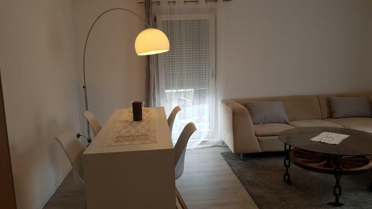 Outletcity Ferienwohnung Apartment 2 Metzingen  Eksteriør billede