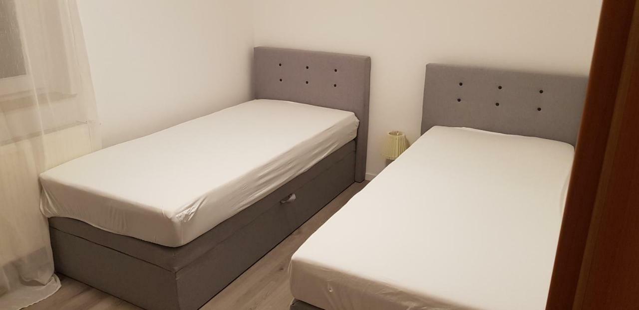 Outletcity Ferienwohnung Apartment 2 Metzingen  Eksteriør billede